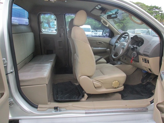 2013 – VIGO 2WD 2.5E MT SMART CAB SILVER 6224 full