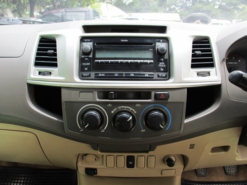 2012 – VIGO 2WD 2.5E MT SMART CAB WHITE -799 full