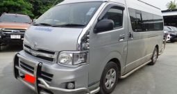 2013 – TOYOTA 2WD 2.5 MT COMMUTER SILVER – 4136