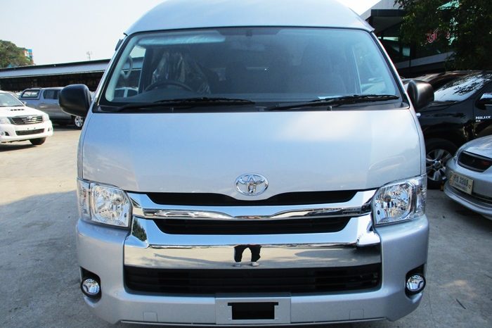 2019 – TOYOTA 2WD 3.0 AT COMMUTER SILVER – 3493 full